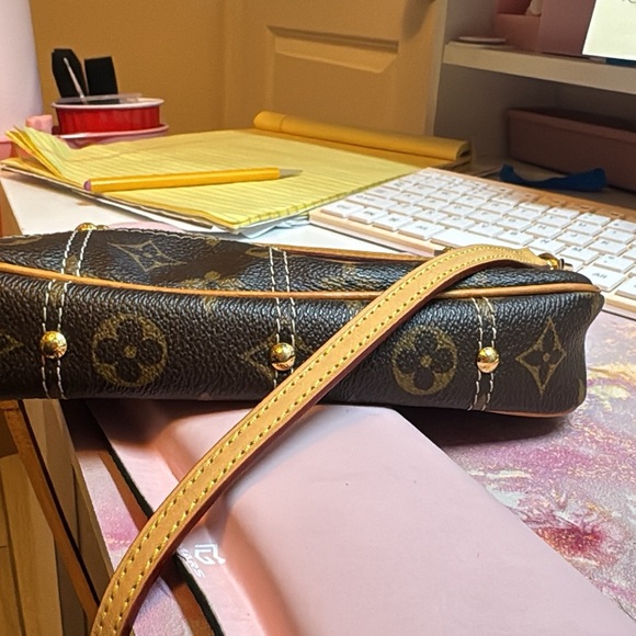 Sold - Picture 6 of 15